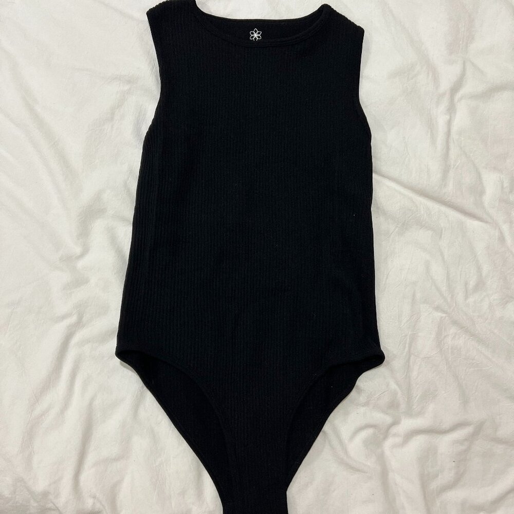 Aura Black Ribbed Sleeveless Bodysuit M/L – High Neck Snap Closure